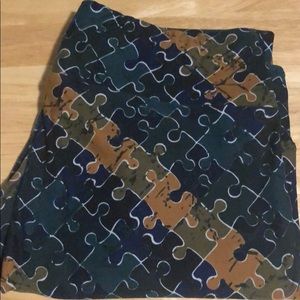Lularoe TC puzzle leggings